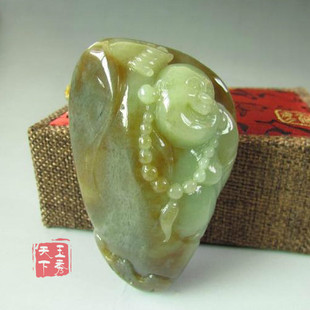 天然精品黄白老玉笑佛手把件把玩手工雕刻全糖包裹 带证书包顺丰