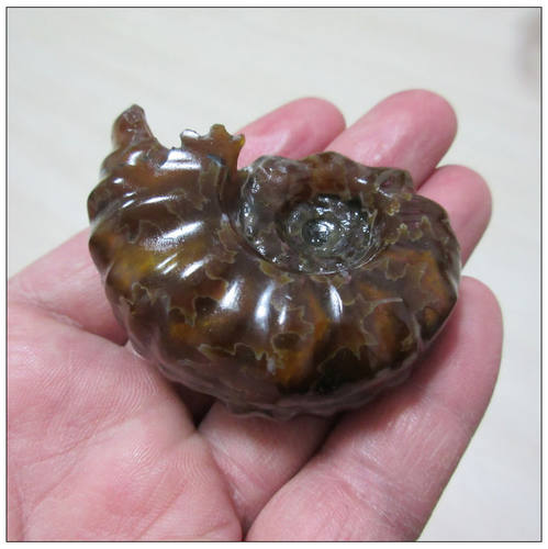 天然小巧矿石标本把玩件
