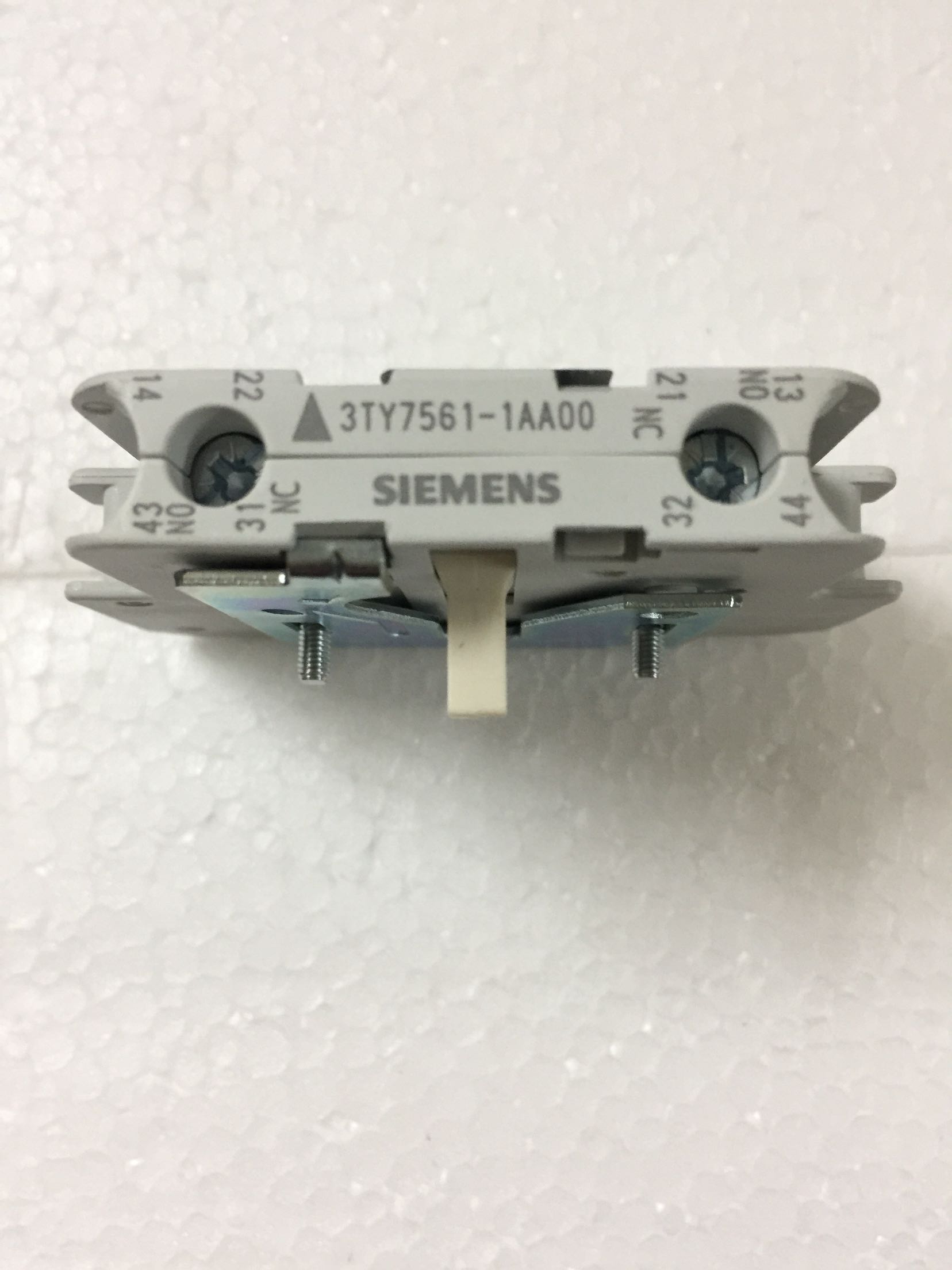 原装正品 西门子 辅助触点 SIEMENS 3TY7561 1AA00带铁片螺丝安装