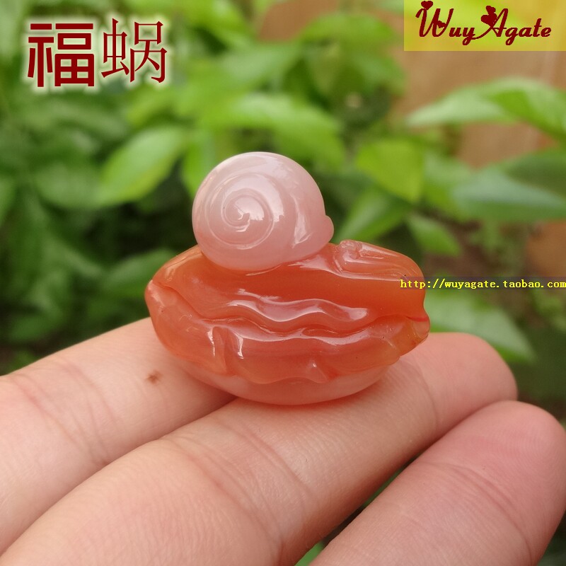 立体福蜗雕件天然无烧南红玛瑙女