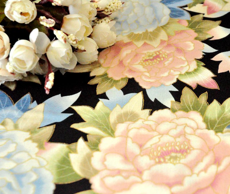 日本进口棉布拼布和风纯棉烫金布料和服面料娃衣面料黑色大花