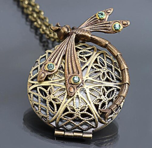 Locket㊣美国代购 手作仿古蒸汽朋克蜻蜓图案指南针小盒项链
