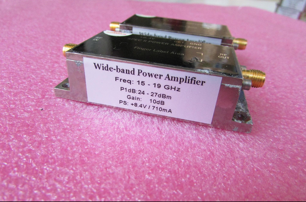 美国进口 15-19GHz 24-27dBm SMA 射频微波中功率放大器 质量包好，包能用 可提供详细测试图 工作频率：15-19GHz 增益: Typ 10dB 输出功率: 24-27dBm 工作电压：+8.4V / 电流大约：710mA 左右 功能，1：检波输出; 2：输出内置