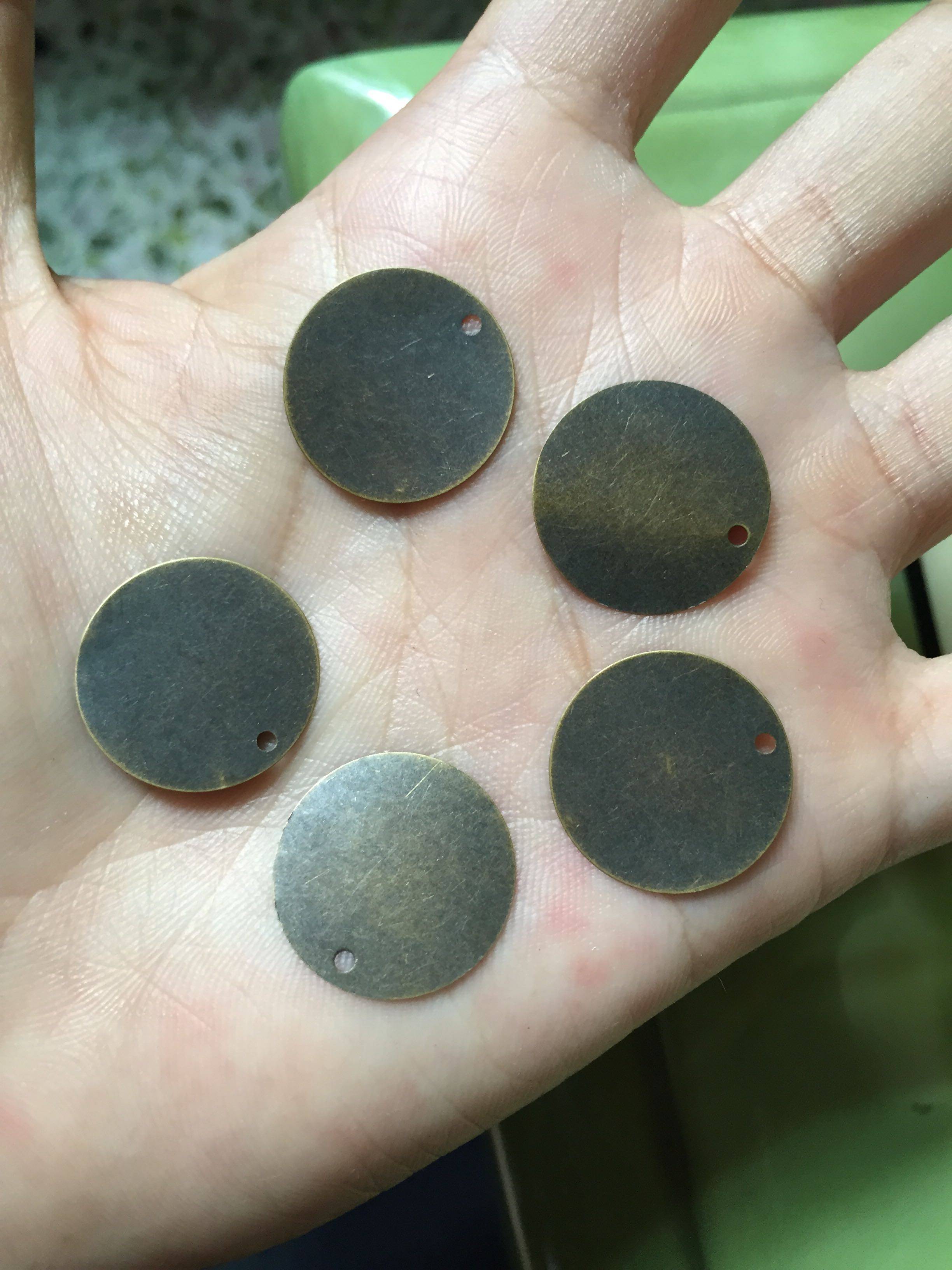 手工配件 diy铜片 10mm-25mm圆形边孔青古铜色金属片 服装辅料,饰品/流行首饰/时尚饰品新,其他DIY饰品配件,淘宝优惠券,粉丝福利购,淘宝优惠卷