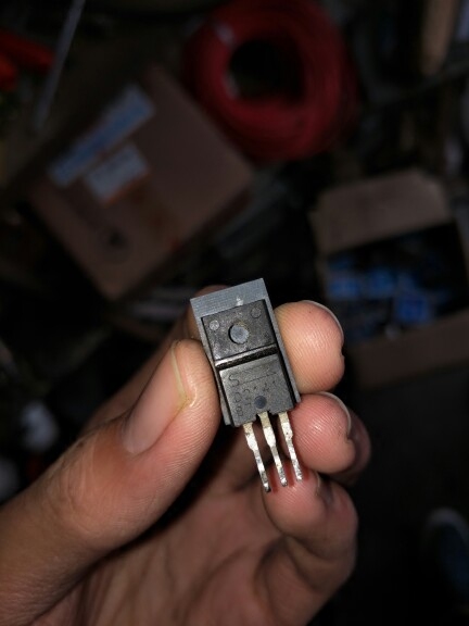 D2141,2SD2141 摩托车点火三极管芯片IC进口SK拆机,测试好,