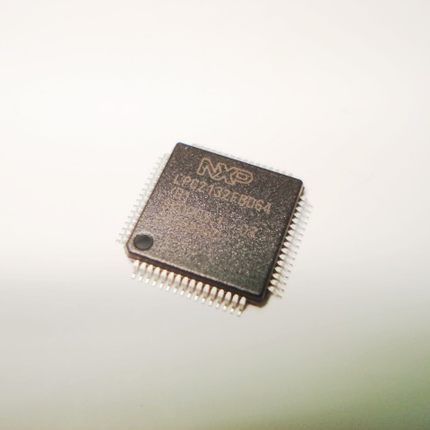LPC2132FBD64 单片16/32位微控制器 QFP64 全新原装