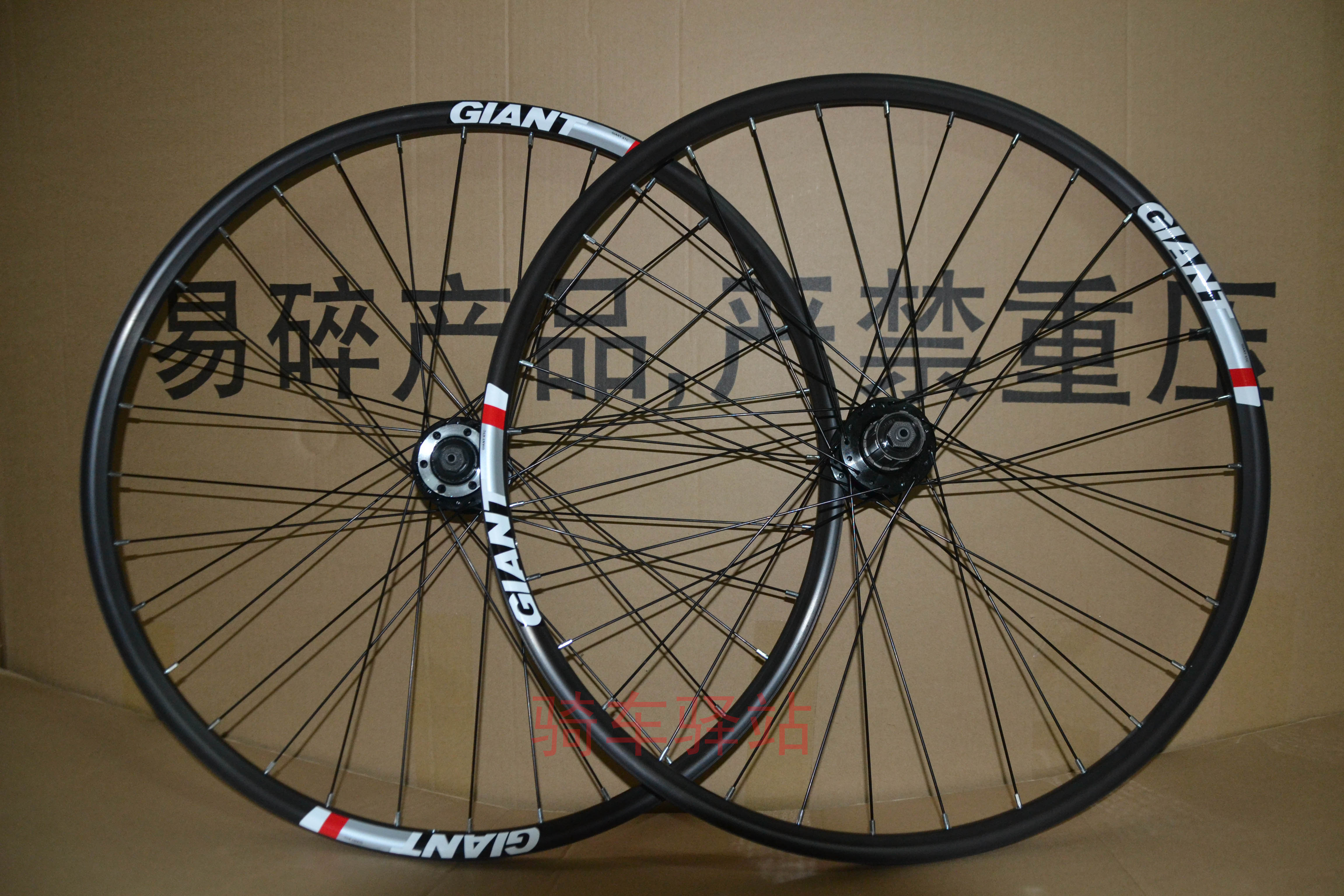 Roues de vélo Mountain Bike GIANT 26 pouces - Ref 2360606 Image 1