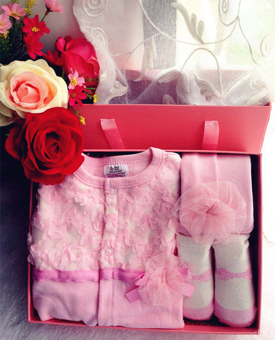 Coffret cadeau pour bébé BABY ESSENTIALS - Ref 1952697 Image 1