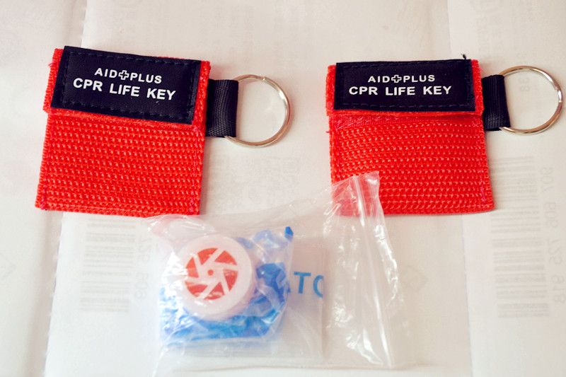 CPR呼吸膜出口正品人工呼吸急救膜 CPR Keychain 钥匙扣小包