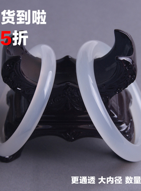 巴西通透圆条白色典雅款玉髓手镯