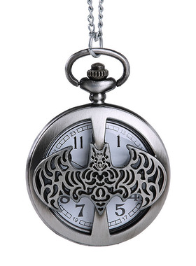 大号古典银灰色蝙蝠侠雕刻花纹镂空复古表怀表8104