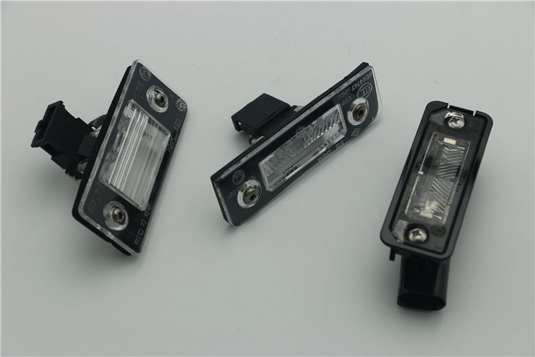 斯柯达明锐晶锐昊锐野帝后牌照灯后牌照框照明灯车牌照明灯