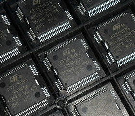 ATIC94D1 UN94DA 全新现货ST 汽车喷油驱动芯片 贴片QFP-64
