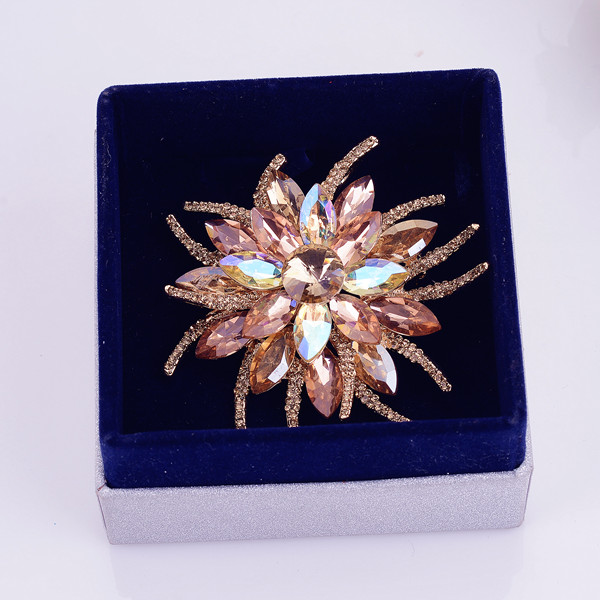 Broche femme en cristal autrichien - Ref 1187347 Image 2