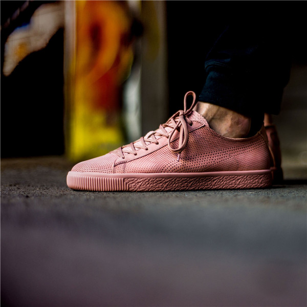 ÃÀ¹ú´ú¹ºPuma x STAMPD Clyde±ëÂíÄÐЬÁªÃû³å¿×¾µä¸´¹ÅÐÝÏаåЬ