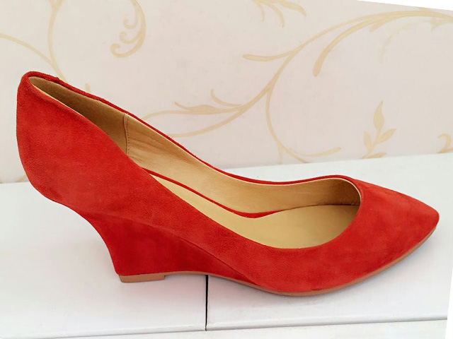 包邮新款韩版绒面真皮尖头浅口全皮坡跟鞋婚鞋女鞋单鞋橘红色