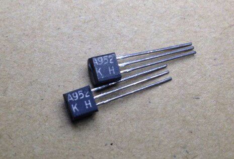 小功率三极管2SA952 A952
