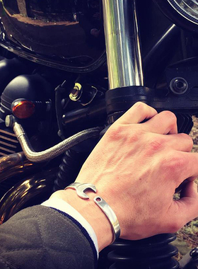 男复古怀旧银色钛钢首饰品手镯