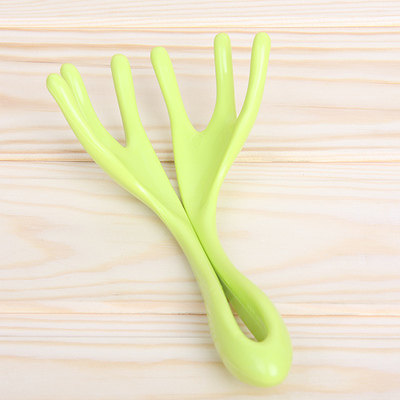 按摩不求人，六只强有力的树脂脚，携带方便，能深入发内给予整个头部舒适的按摩。