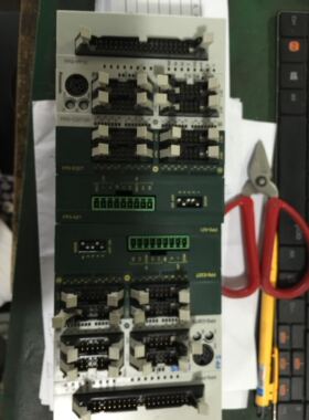 松下可编程控制器FPG-C32T2H FPG-PP12 FP0-E32T FP0-A21外观很新