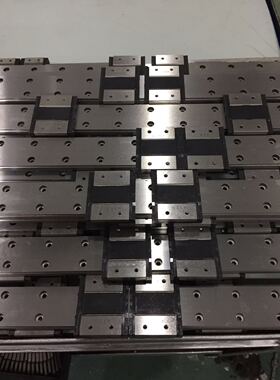 日本进口拆机件THK RSR15WZM扁导轨，线轨长度为480mm配2个滑块