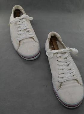 超值特价 著名高级服装品牌中性男女鞋牛皮白色休闲鞋38.5码E124