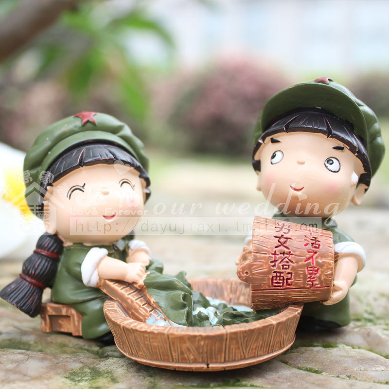 汽车摆件军旅革命爱情洗衣小兵树脂婚庆红军情侣娃娃汽车树脂摆件