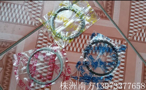 长江750边三轮配件---24高速活塞环