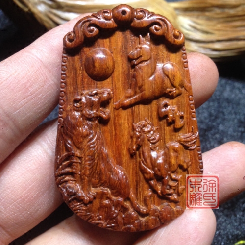 寅午戌吊坠虎马狗印度小叶紫檀