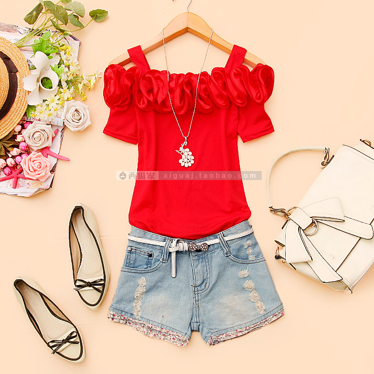 2020时尚女装夏韩版短袖t恤百搭显瘦花朵一字领露肩性感修身上衣在类目 女装/女士精品, 蕾丝衫/雪纺衫中 - 来自Buy2taobao.com提供专业的淘宝代购服务