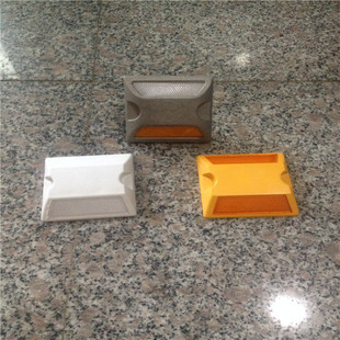 加厚单双面道钉/铸铝道钉/梯形轮廓标/柱式轮廓标交通设施