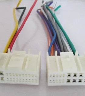 现代CD机尾线索纳塔狮跑悦动瑞纳IX35起亚智跑K2福瑞迪K5k3电源线