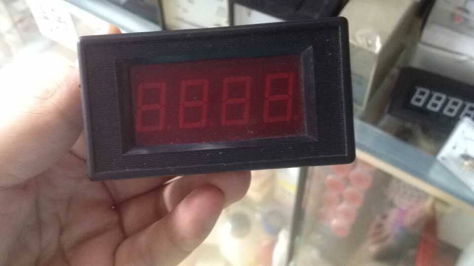 面板 42.5X79X25MM 数显表头 直流表头交流表头 5V电源供电数码管使用感如何?