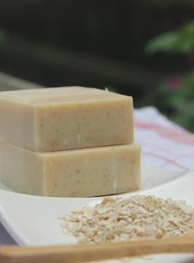 鸡皮byebye 温和去角质 100克蜂蜜燕麦山羊奶手工皂 滋养柔肤嫩滑