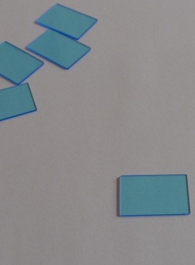 QB18  蓝色滤光片  30*20*1mm