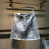 Váy denim nữ 2019 hè mới khoét lỗ in chữ thời trang hoang dã eo cao một chữ váy - Váy chân váy lụa