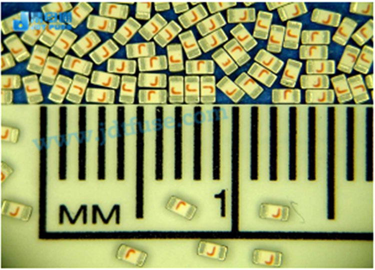 AEM贴片保险丝F0603SB5000V032T 0603体积 32V5.00A慢断保险丝 电子元器件市场 熔丝/保险丝座/断路器/保险管 原图主图