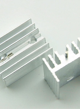 白色散热片21x15x10MM 带针TO220三极管等专用 优质散热器现货