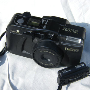 衣长衣短理光38-.5mm af全自动对焦135胶卷相机带无线自拍功能