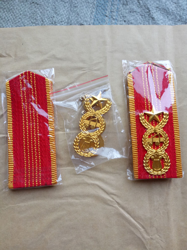 影视道具乐队肩章红色五线谱乐队肩章军乐团肩章