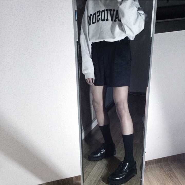 Korea studios. 2018´ºÏÄпîÄÐÅ®×°ÇéÂÂͬ¿î ÈËÊÖÈë1¼þÎ÷×°¶Ì¿ã