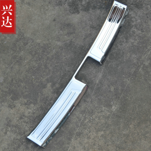 适用于2015-17款华泰新圣达菲不锈钢后备箱踏板SantaFe内置后护板
