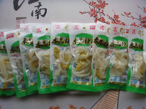 新品重庆特产水晶猪皮野山椒泡椒猪皮辣味肉皮居家旅游休闲的零食