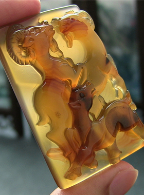 巴西玛瑙三阳开泰俏色玉髓吊坠