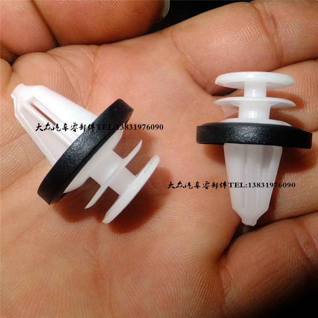 12新福克斯翼搏内饰卡扣门板