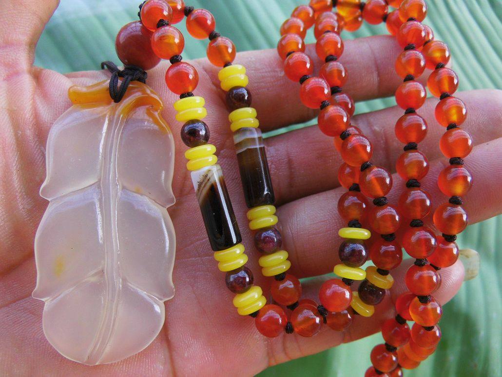 促销新款黄龙玉金枝玉叶吊坠男女款玛瑙圆珠项链玉石挂件珠宝首饰