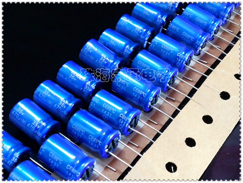 470uF 35V ELNA RE3 日本依娜 闪蓝袍 电解电容 10x16