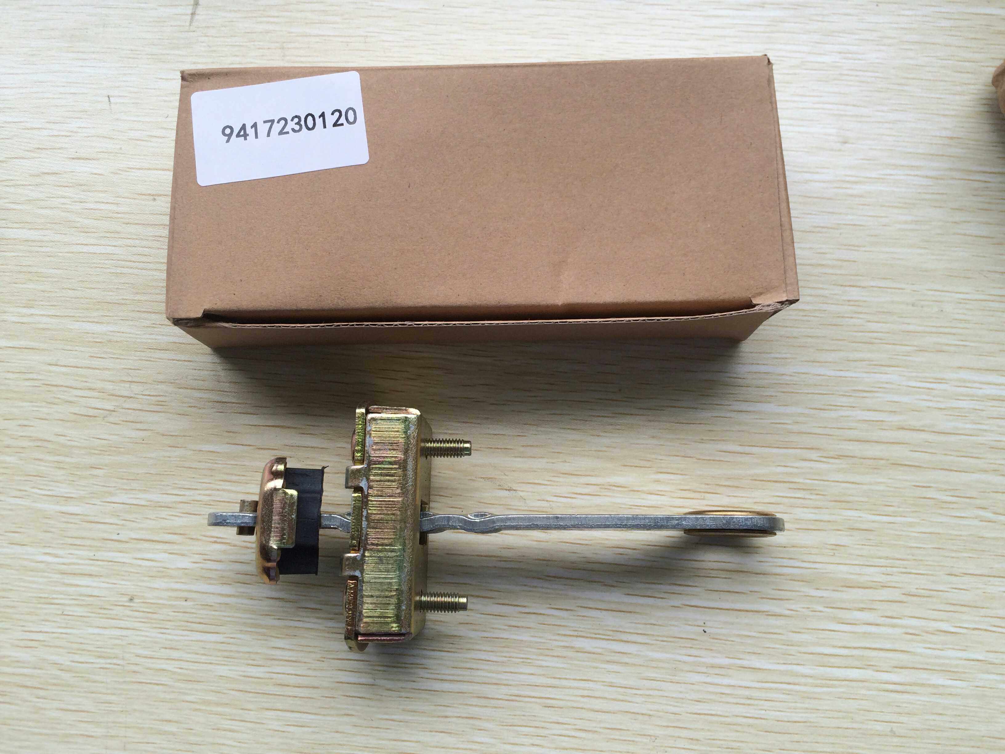 奔驰卡车车门限位器奔驰卡车车门铰链奔驰卡车配件,标准件/零部件/工业耗材,气动锁紧器,淘宝优惠券,粉丝福利购,淘宝优惠卷