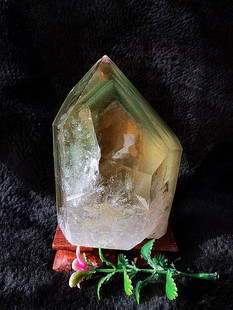 晶山角天然幽灵千层山金字塔水晶柱125×70×50mm净高100mm