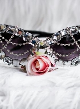 glasses㊣手作代购蝶形链条墨镜